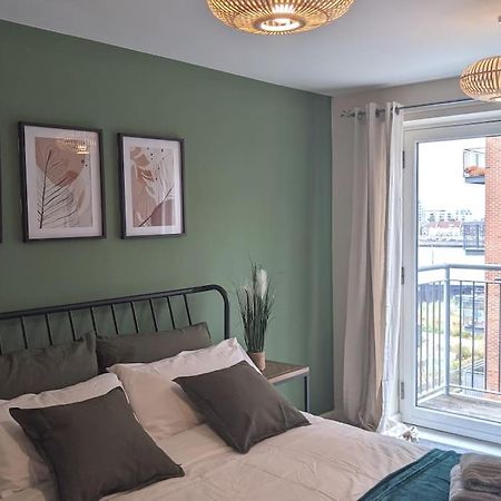 Homely 2 Bed Duplex With A River View Southampton Exteriör bild